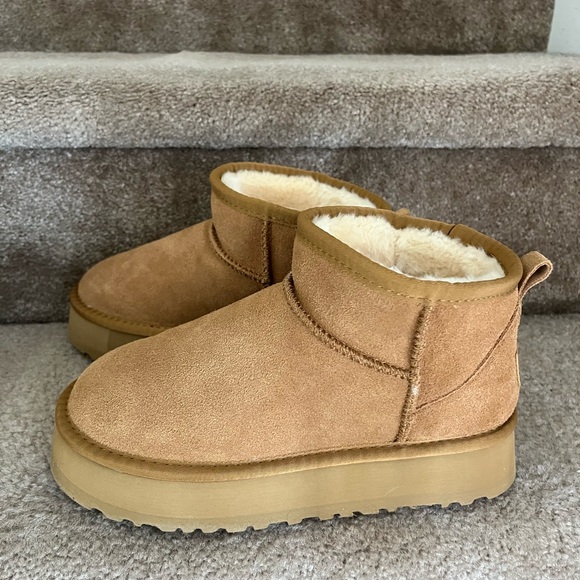 Platform Tan UGGs - Picture 6 of 6